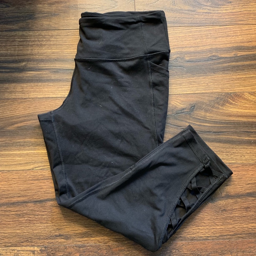 Victoria Sport Capri legging.